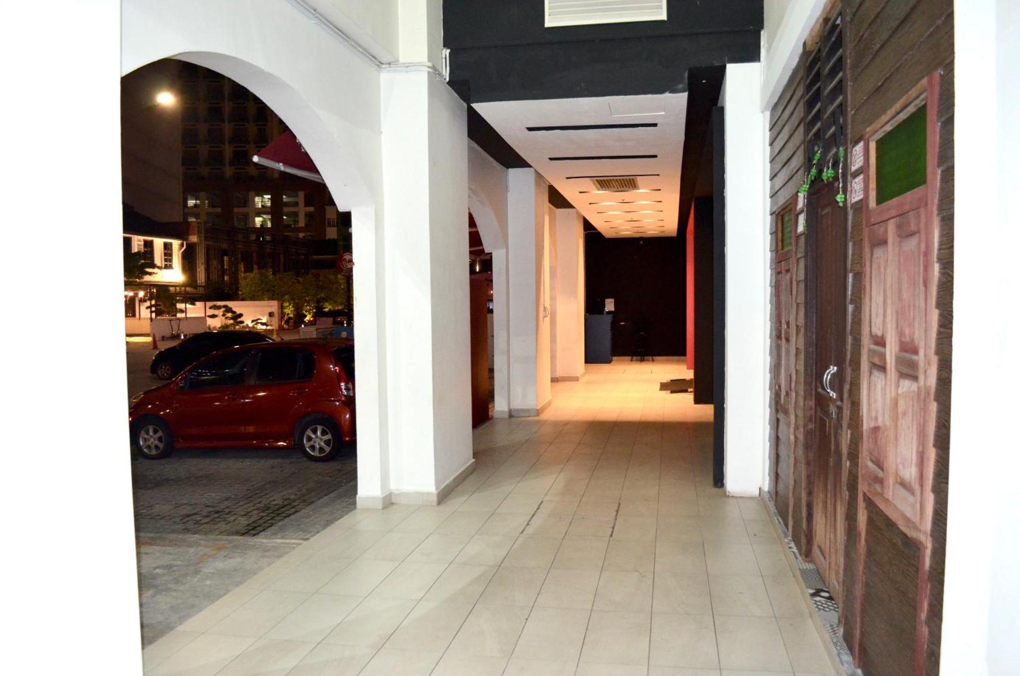 Red Room Kuala Lumpur — Photos 1